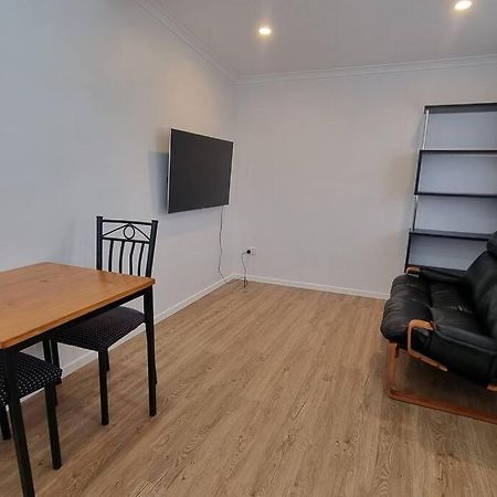 Modern 1 Bedroom Studio Free Parking Close To Cbd Burnie Exterior photo